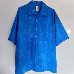 Jamaica Jaxx Men's 100% Silk Blue Hawaiian Short Sleeve Button Up Shirt
